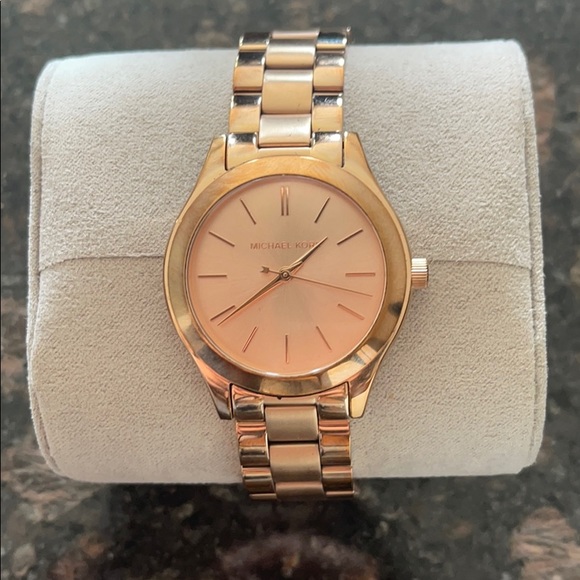 Michael Kors Rose Gold Watch - Picture 3 of 5